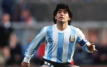 Mengapa Dunia Tak Akan Lupa Diego Maradona? Simak Fakta Mengejutkan Ini!