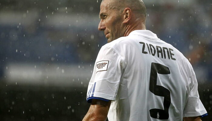 Legenda Hidup: Mengapa Zidane Tetap Jadi Inspirasi Pemain Masa Kini?