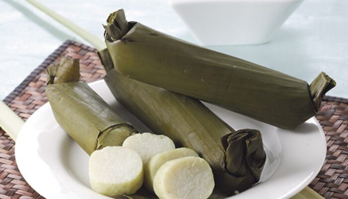 Lontong, Makanan Indonesia yang Tak Terduga Melejitkan Citra Kuliner Nasional!