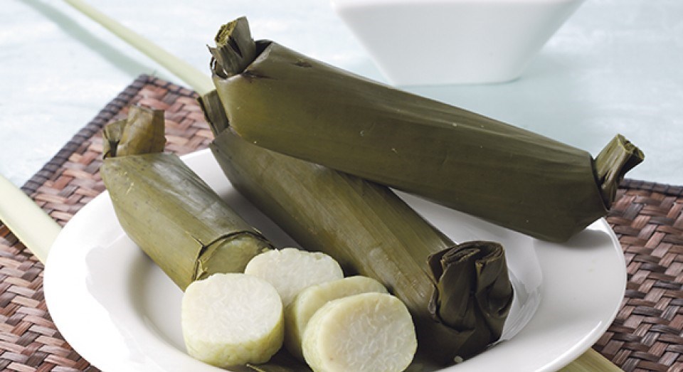 Lontong, Makanan Indonesia yang Tak Terduga Melejitkan Citra Kuliner Nasional!